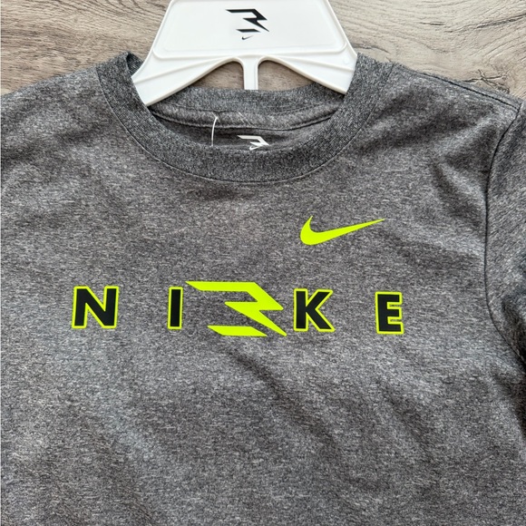 Nike Boys Gray and Black T-Shirt and Shorts - Picture 3 of 6